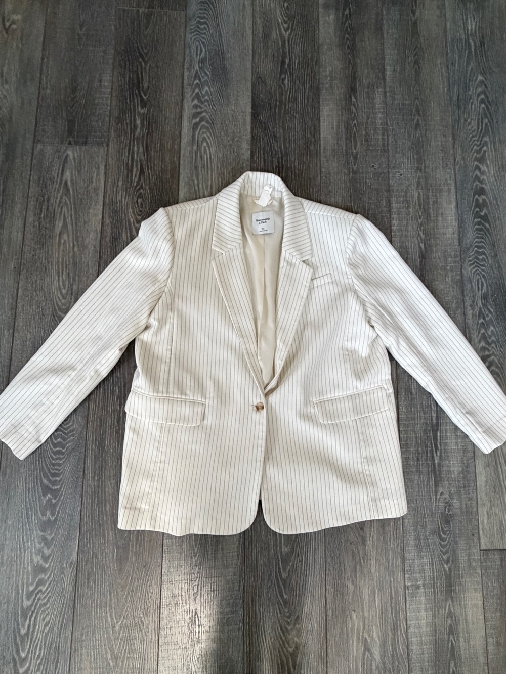 Abercrombie & Fitch White Pinstripe Single-Button Blazer